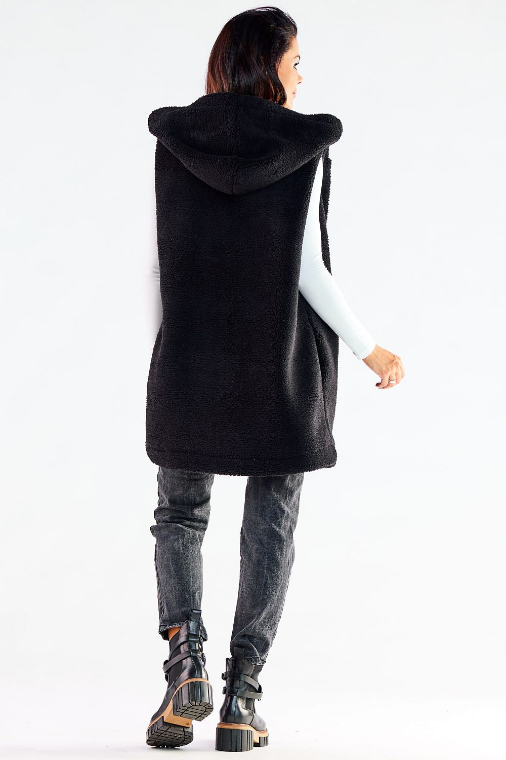 vest model 173893 awama