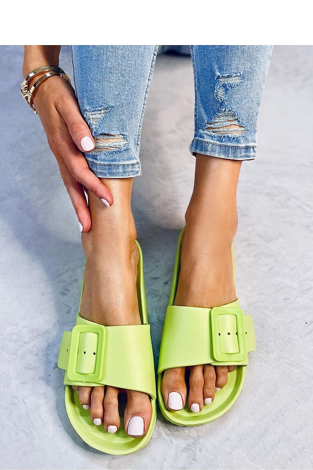 slippers model 180573 Inello