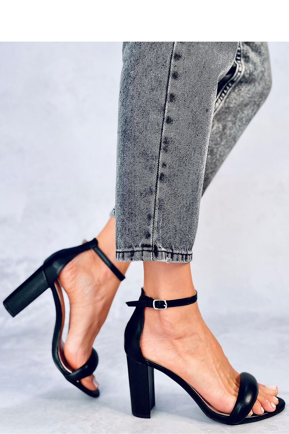  sandalen op hak model 179942 Inello 